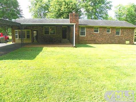 3rd image of 1615 Lilac Dr