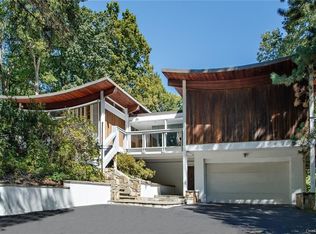 21 Forest View Rd, Wappingers Falls, NY 12590