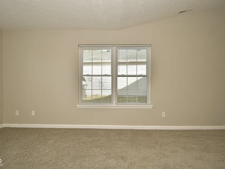 1431 Sanner Dr — Photo 5