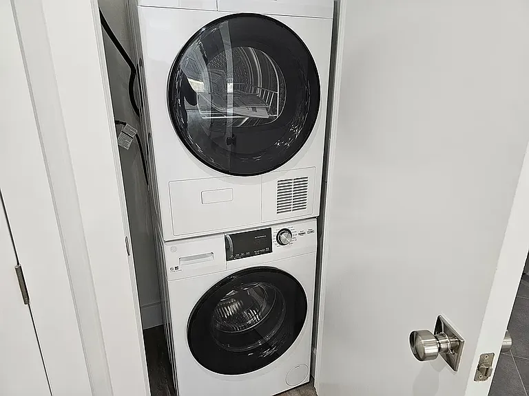 3410 Farragut Rd #3L — Photo 8