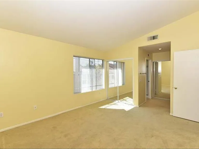 10962 Creekbridge Pl — Photo 12