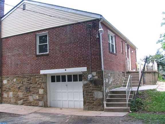 4th image of 11723 Gifford Ave