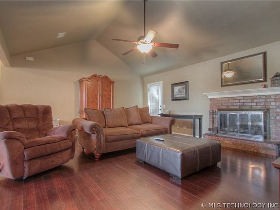 5th image of 14317 S Quince St