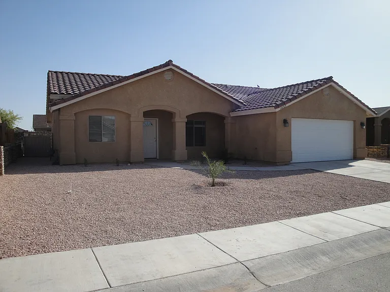 10165 E 36th Pl — Photo 2