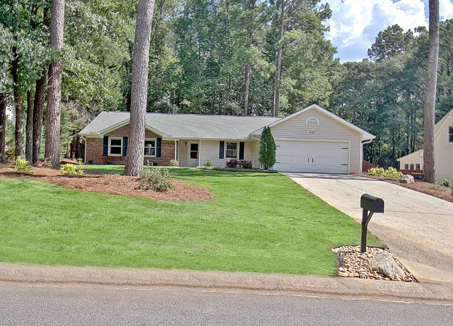 4 bed, 2.0 bath, 1635 sqft, $2,750 — Photo 1