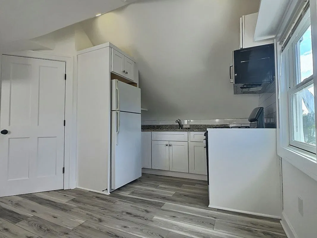 Building Photo - 41 Taff Ave #3