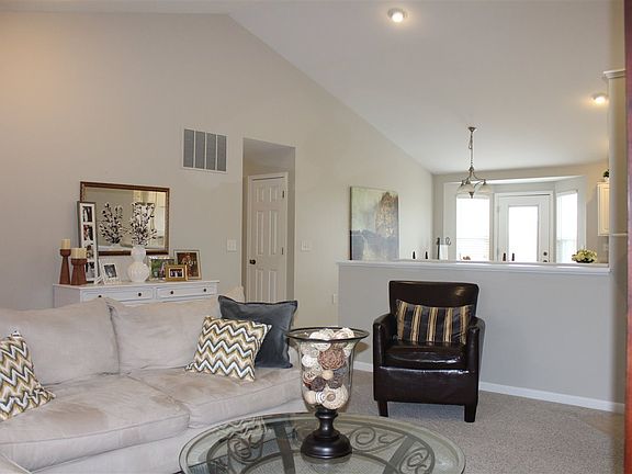 3rd image of 7179 Buffstone Dr