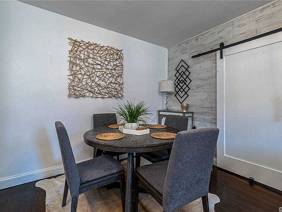 3rd image of 3015 Hobart St #1C