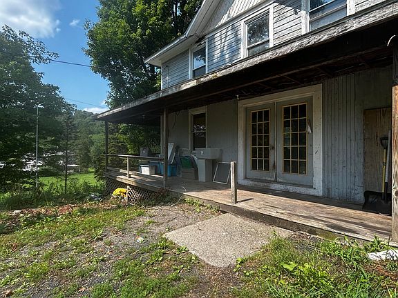 4th image of 458 Chesock Rd