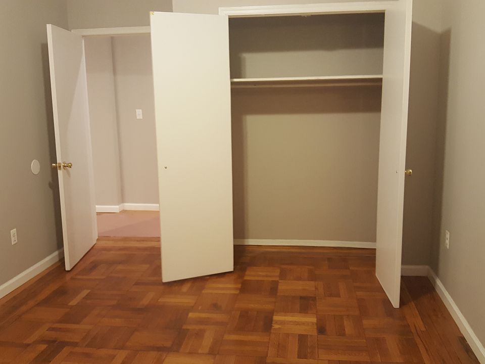 1st image of 662 E 21st St