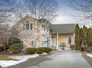 57 Ridgefield Rd, Warwick, NY 10990