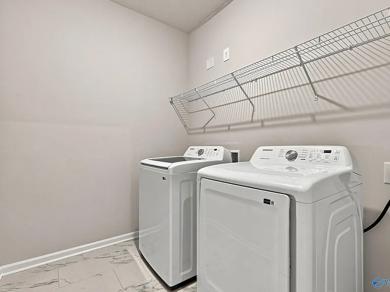 7211 Holly Creek Dr — Photo 31