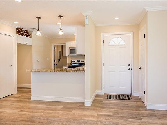 4th image of 2407 Sanford Ave