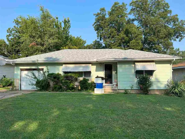 1713 Gibson Pl, Ponca City, OK 74601
