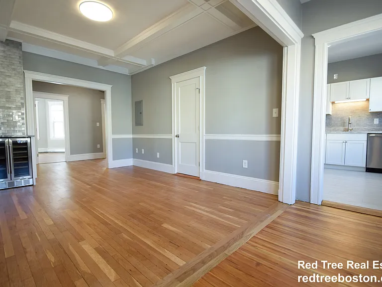 142 Sutherland Rd #U3 — Photo 3