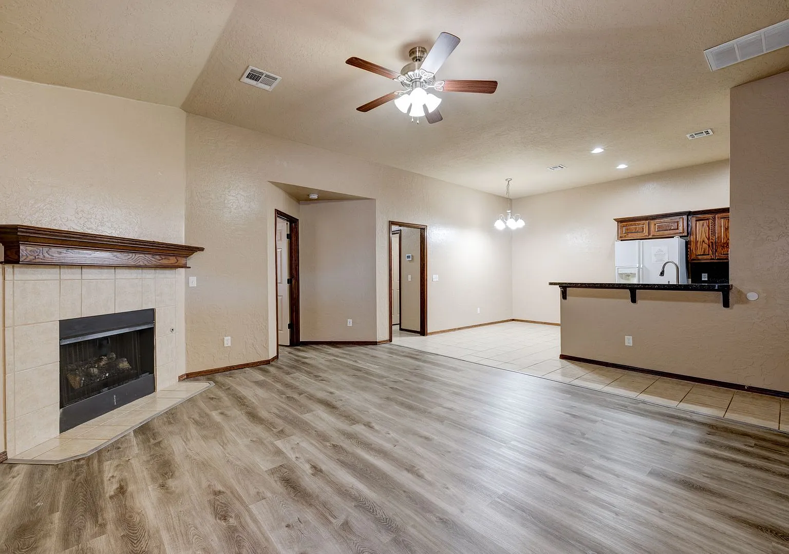 D - 3517 Galatian Way — Photo 2