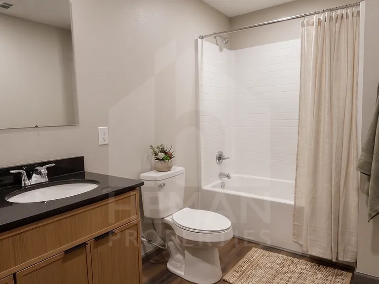909 S Hudson Ave #B — Photo 4