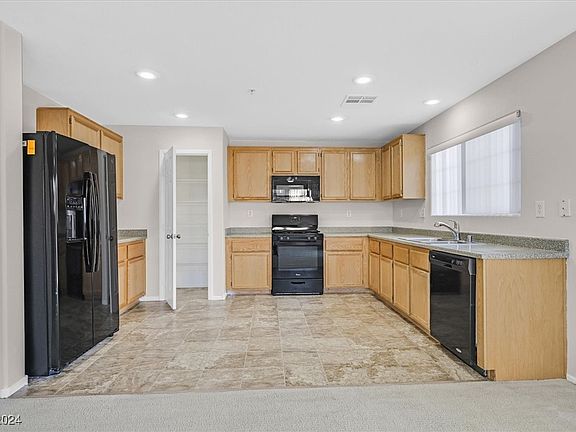 5th image of 1133 Paradise Garden Dr