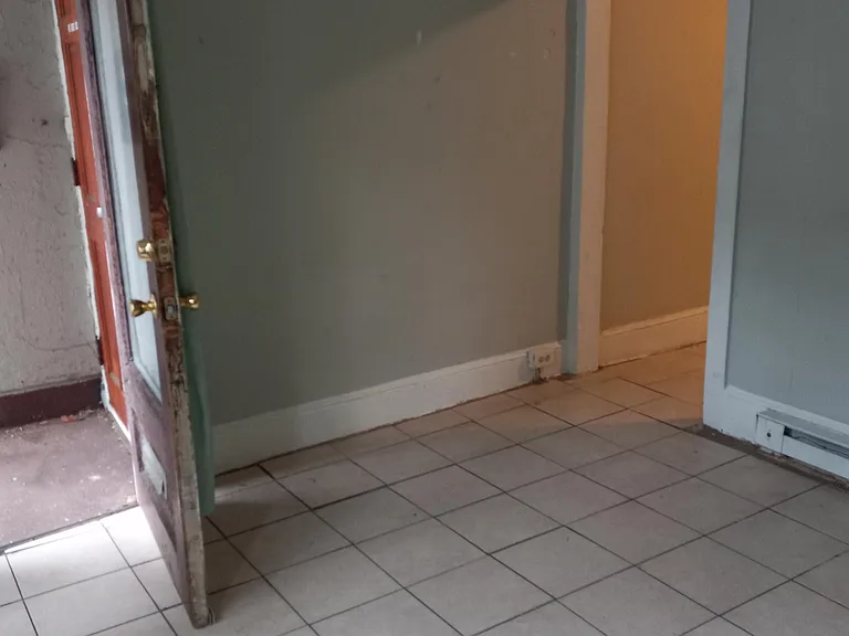 1011 Walnut St #1F — Photo 4