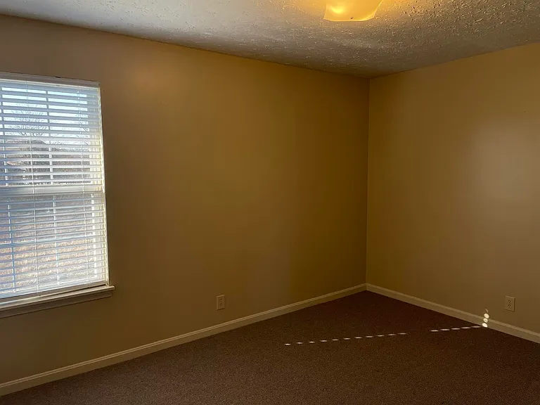 1055 N Buckman St #11 — Photo 3