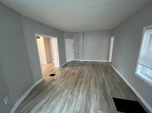 209 E South St APT 1