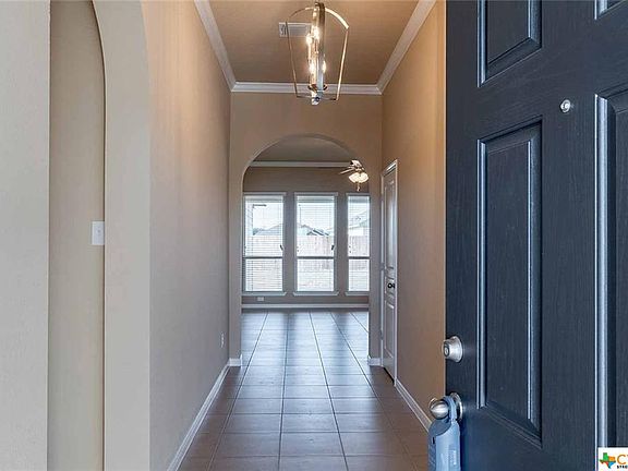 3rd image of 733 Dunford Dr