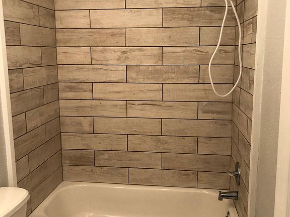 2nd image of 138 W Maud Ave #3
