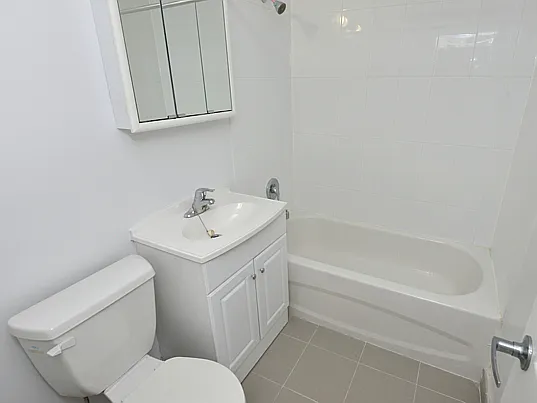 65 Windermere Ave — Photo 10
