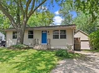 729 Brink St, Woodstock, IL 60098