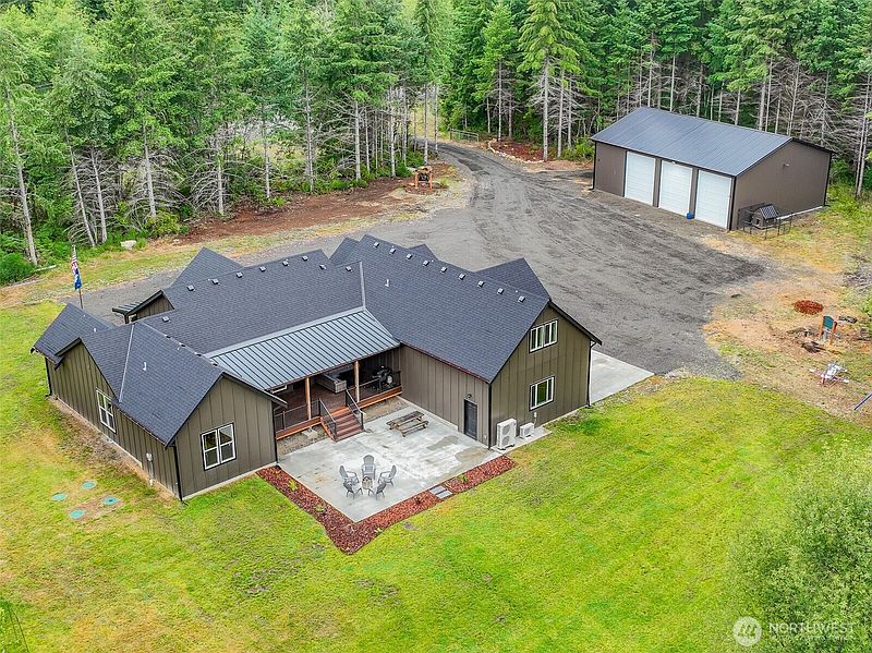 2nd image of 7590 SE Lynch Road