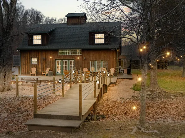 8307 S Eagle Valley Rd, Port Matilda, PA 16870