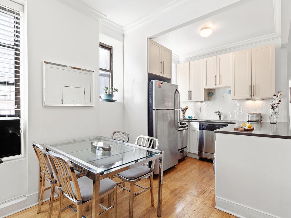 1st image of 421 Manhattan Ave APT 10