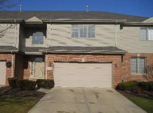 9402 Caledonia Dr, Tinley Park, IL 60487