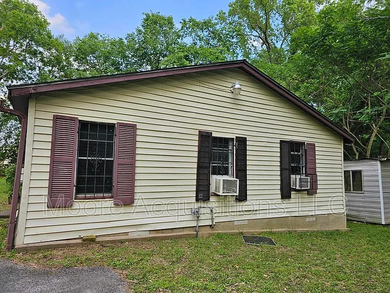 1506 El Paso St — Photo 11
