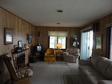 4th image of W1032 N Shore Dr