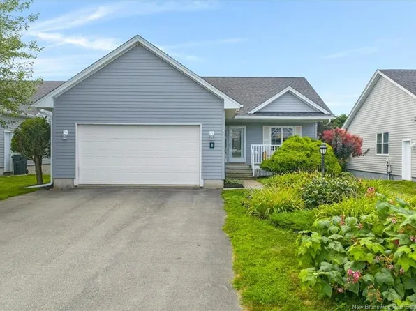 8 Devonayer Ct, Rothesay, NB E2E 6E2