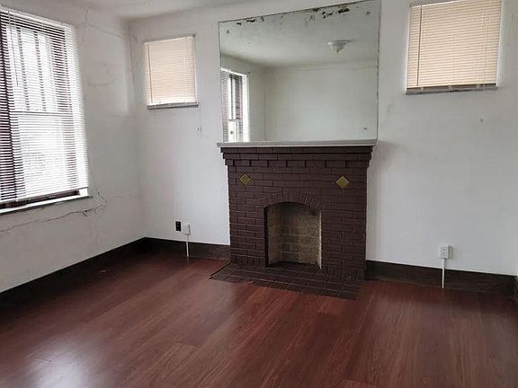 2nd image of 3200 Dakota St