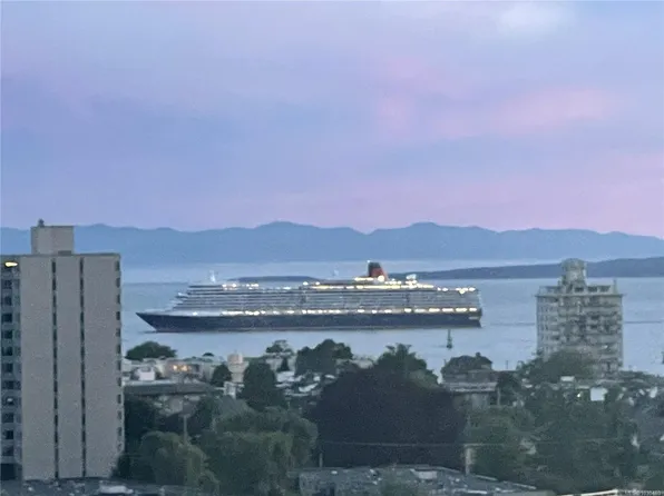 647 Michigan St #1401, Victoria, BC V8V 1S9