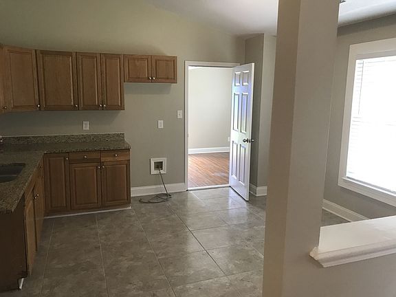 3rd image of 700 Pennwood Ln