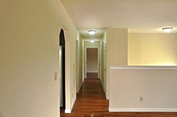 5th image of 405 Creekside Dr