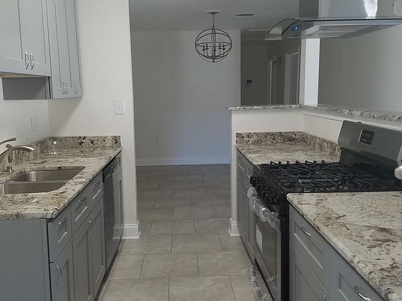 3rd image of 4722 Nottingham Dr
