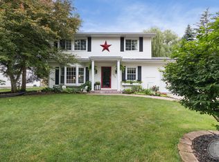 1018 Colonial Ct, Holland, MI 49423