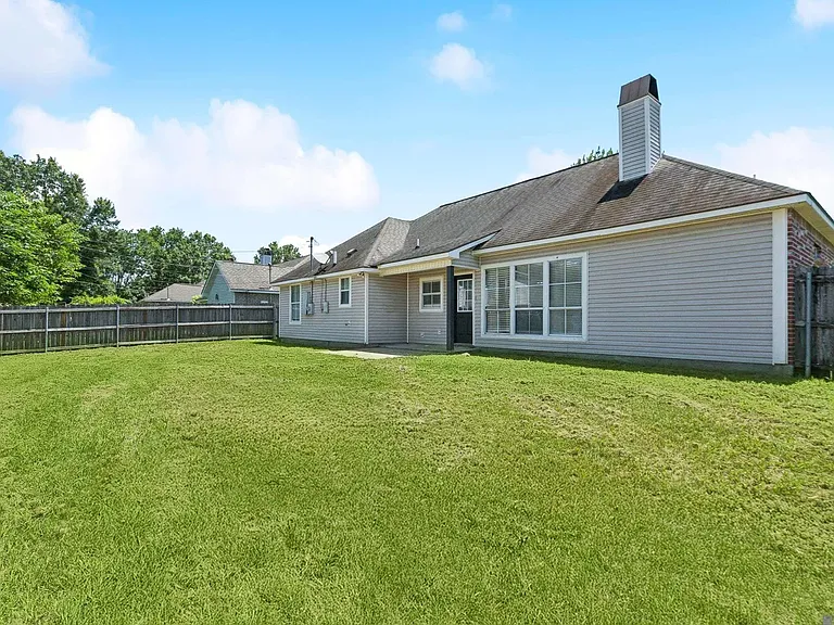 240 Briarhaven Dr — Photo 10