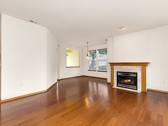 2nd image of 22738 NE 4th Pl