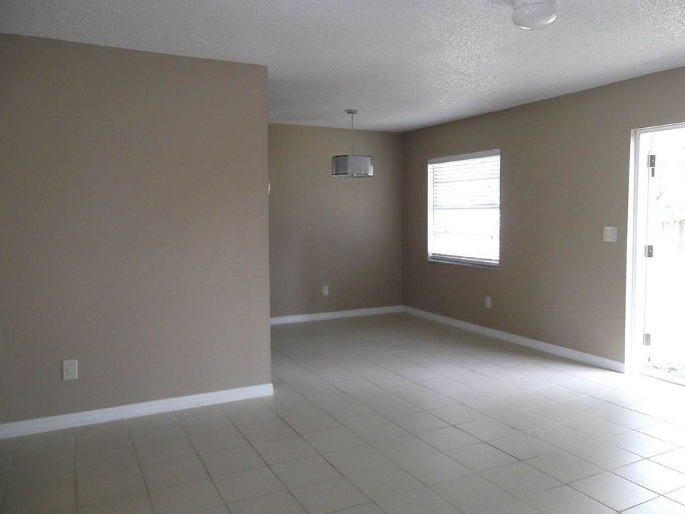 2nd image of 2569 Summit St #0