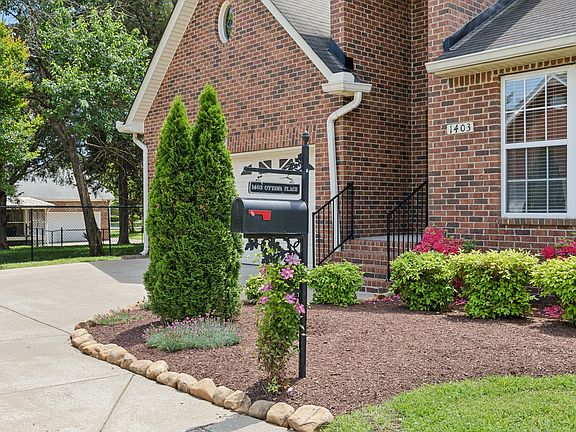 3rd image of 1403 Ottawa Pl