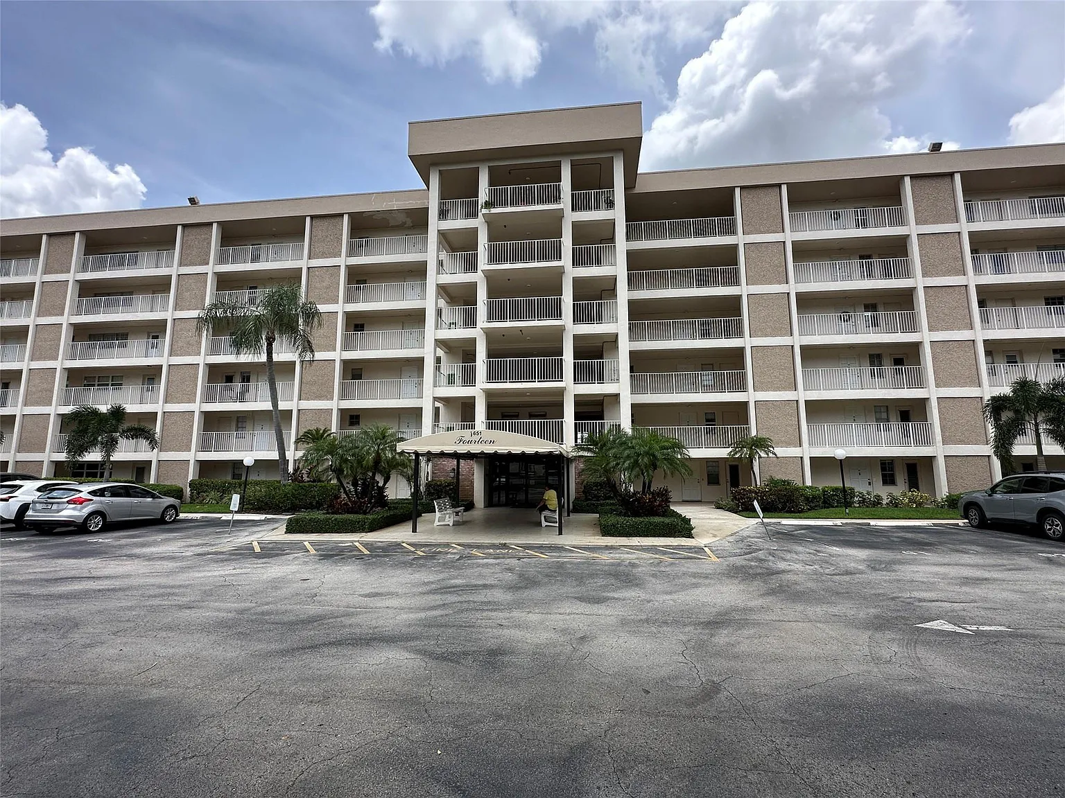 2 bed, 2.0 bath, 1100 sqft, $1,825 — Photo 2
