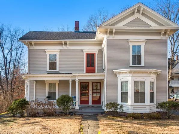 61 College St #2, South Hadley, MA 01075