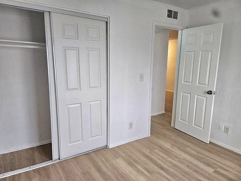 510 E Hatcher Rd #201 — Photo 12