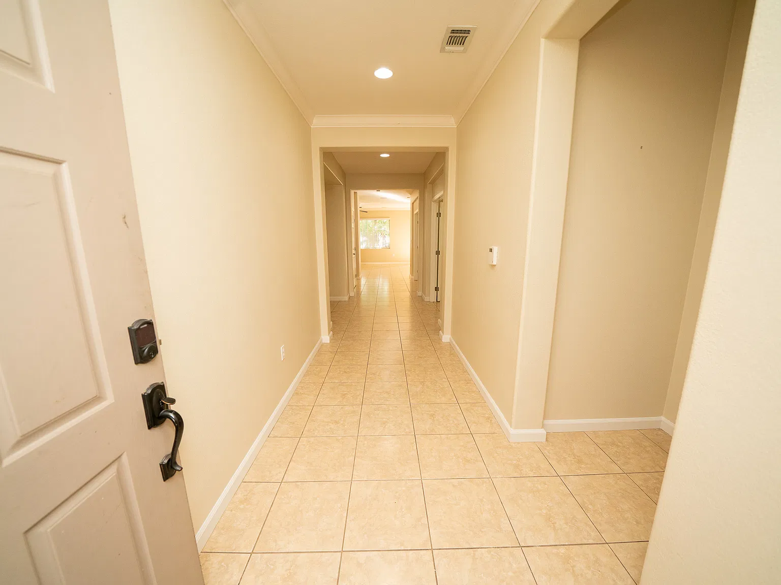 3 bed, 2253 sqft, $2,875 — Photo 4